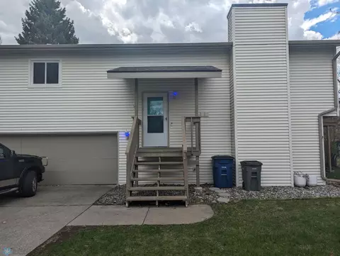 2827 26th Street Cir S, Moorhead, MN 56560