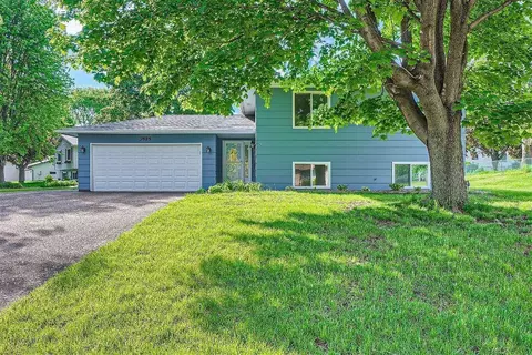3818 Lodestone Ln, Eagan, MN 55122