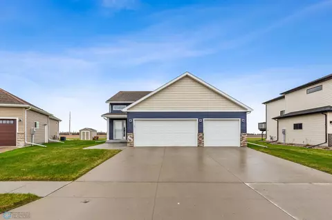 1714 75th Ave S, Fargo, ND 58104
