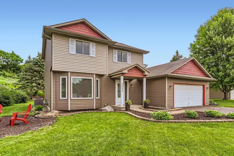 7930 Highpointe Rd, Woodbury, MN 55125