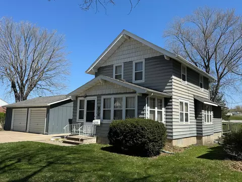 916 Lyndale St, North Mankato, MN 56003