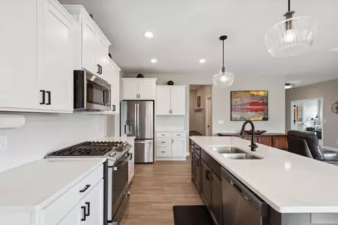 325 Riverview Cir, Hanover, MN 55341 photo 9