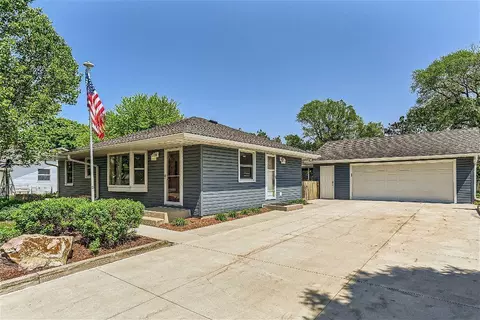 8475 Goodview Ave S, Cottage Grove, MN 55016