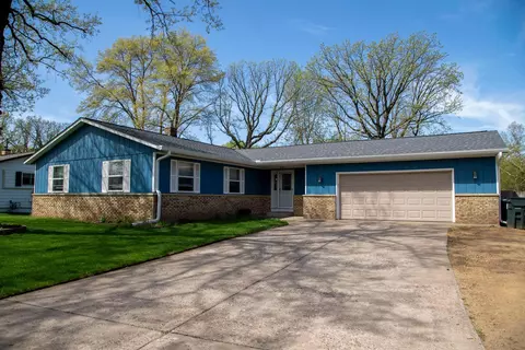 645 8th St N, North Hudson, WI 54016