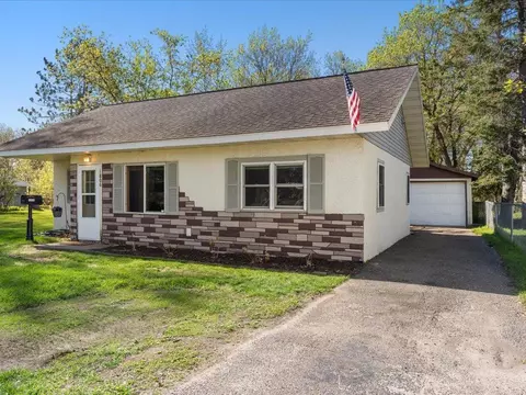 1806 Pine St, Brainerd, MN 56401 photo 2