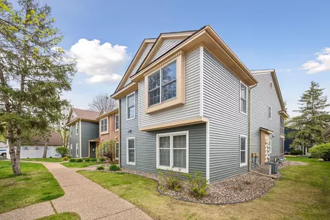 10932 Rhode Island Ave S, Bloomington, MN 55438
