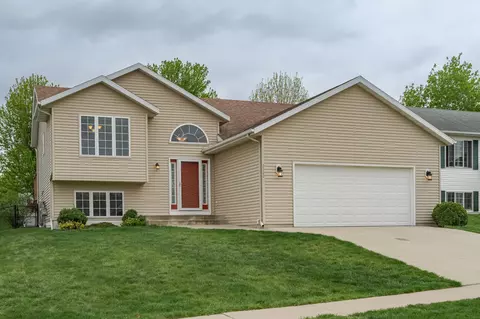 2920 Monroe Dr NW, Rochester, MN 55901