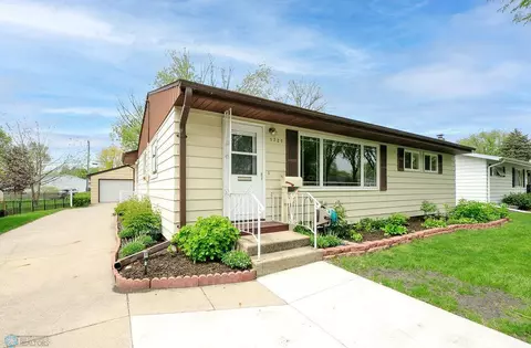 1721 14 12 St S, Fargo, ND 58103