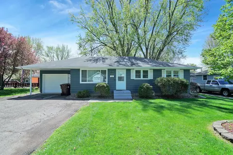 913 6th St W, Hastings, MN 55033