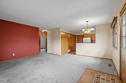 8560 S Pond Trl, Champlin, MN 55316 photo 7