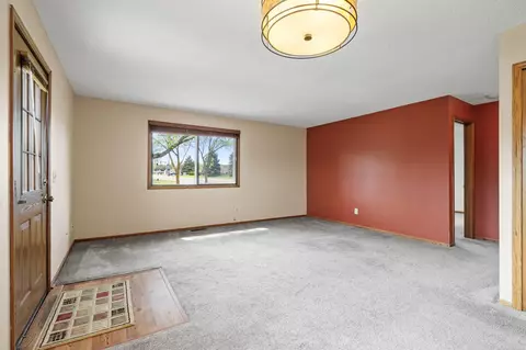8560 S Pond Trl, Champlin, MN 55316 photo 6