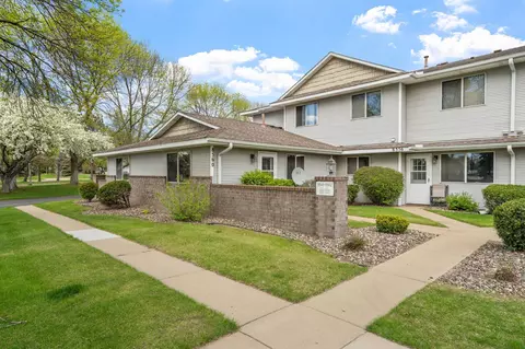 8560 S Pond Trl, Champlin, MN 55316