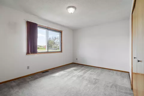 8560 S Pond Trl, Champlin, MN 55316 photo 18