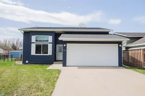 3345 19th St S, Fargo, ND 58104