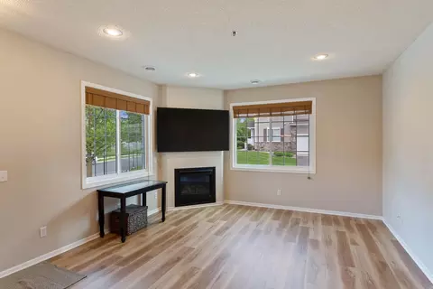 4587 Blaine Ave, Inver Grove Heights, MN 55076