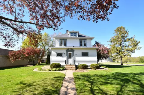 135 2nd St E, Wanamingo, MN 55983