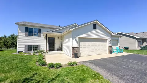 3325 12th Ave N, Sartell, MN 56377