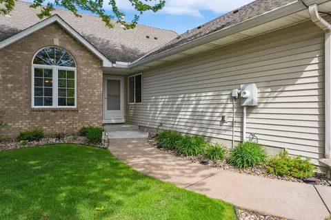 6648 Chadwick Dr, Savage, MN 55378