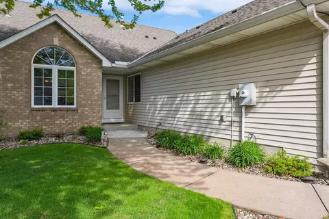 6648 Chadwick Dr, Savage, MN 55378