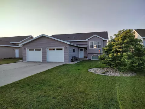 1130 Riverview Rd, Detroit Lakes, MN 56501