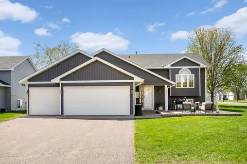 1801 Lillian Dr, Hudson, WI 54016