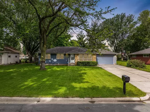 1004 7th St, Farmington, MN 55024