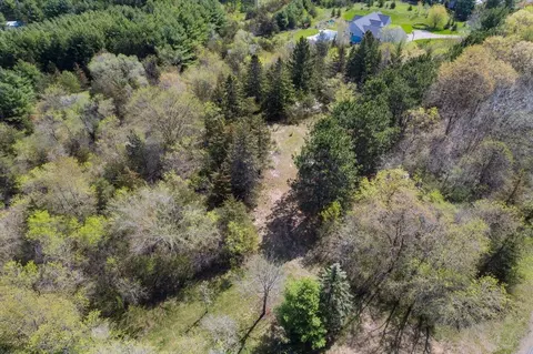 405 N Glover Rd, Troy Twp, WI 54016
