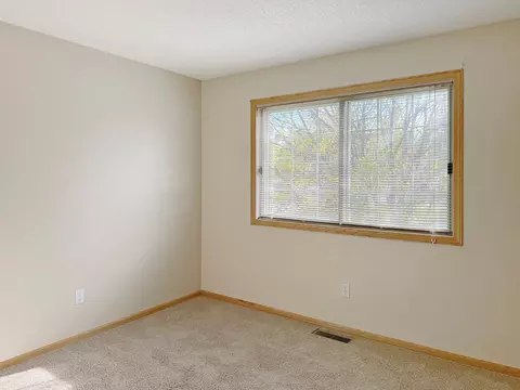 4210 Meghan Ln, Eagan, MN 55122 photo 11