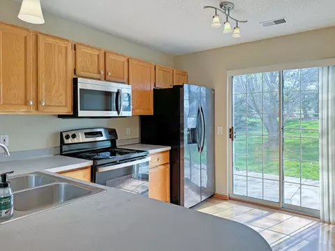 4210 Meghan Ln, Eagan, MN 55122 photo 5