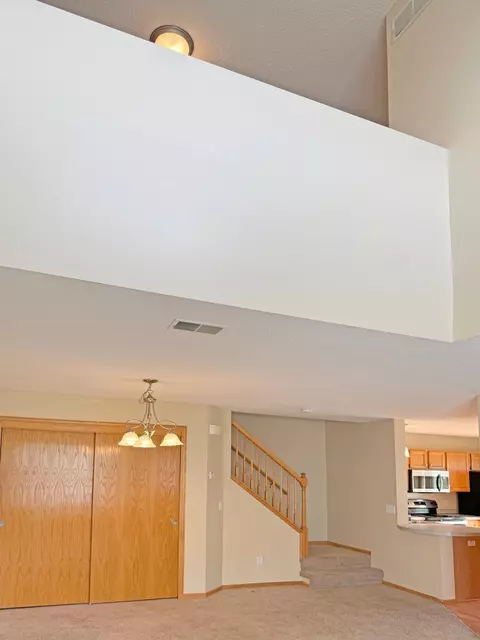 4210 Meghan Ln, Eagan, MN 55122 photo 3