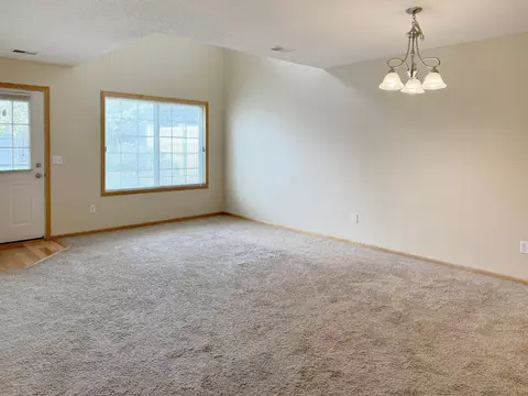 4210 Meghan Ln, Eagan, MN 55122 photo 4