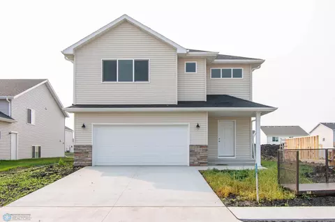 1248 Jill Dr W, West Fargo, ND 58078