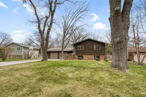 8321 Greenwood Dr, Mounds View, MN 55112