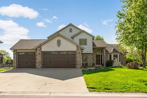 1313 Hillswick Pl, Mahtomedi, MN 55115
