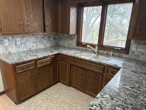 6320 Bluff Dr, Bloomington, MN 55438 photo 7