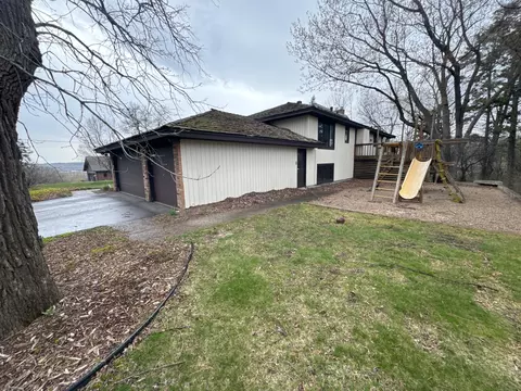 6320 Bluff Dr, Bloomington, MN 55438 photo 4