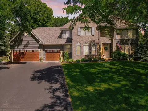 876 Barbara Ct, Mendota Heights, MN 55118