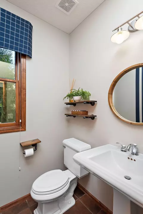 Bath - 1504 Thomas Ln, Eagan, MN 55122 photo 1 of 4