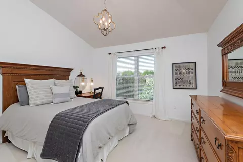 Bedroom - 1504 Thomas Ln, Eagan, MN 55122 photo 2 of 3