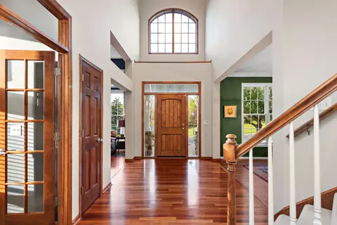 Entry Way - 1504 Thomas Ln, Eagan, MN 55122 photo 2 of 4
