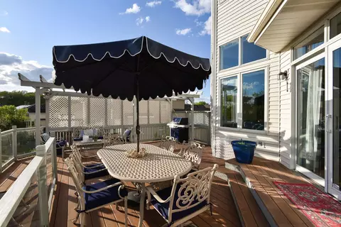 Exterior - 1504 Thomas Ln, Eagan, MN 55122 photo 4 of 11