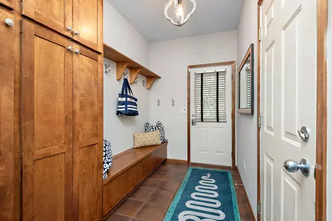 Entry Way - 1504 Thomas Ln, Eagan, MN 55122 photo 3 of 4