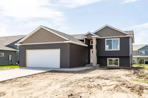 805 24th Ave NW, Austin, MN 55912