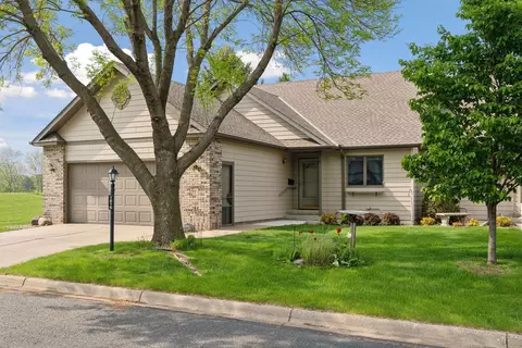 1816 Estate Ln, Northfield, MN 55057