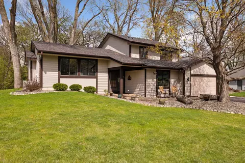 10120 Amsden Way, Eden Prairie, MN 55347