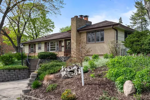 1100 Rhode Island Ave N, Golden Valley, MN 55427