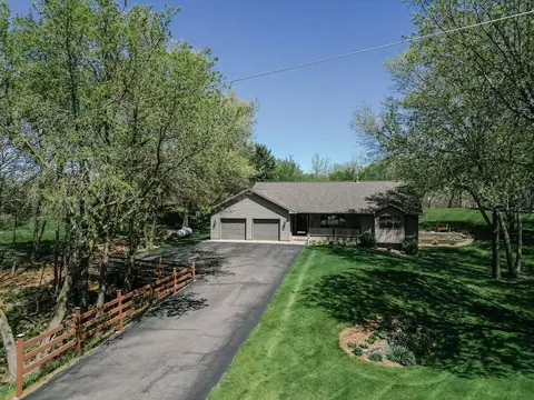19568 Rosemary Ct, Paynesville, MN 56362