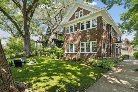 25 Kenwood Pkwy, Saint Paul, MN 55105