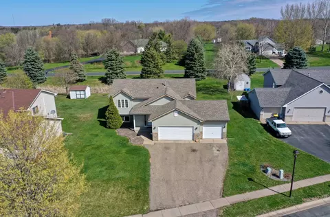 10928 Shoreline Ct, Chisago City, MN 55013