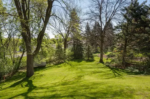 69 Nn Booth Ave E, Inver Grove Heights, MN 55076